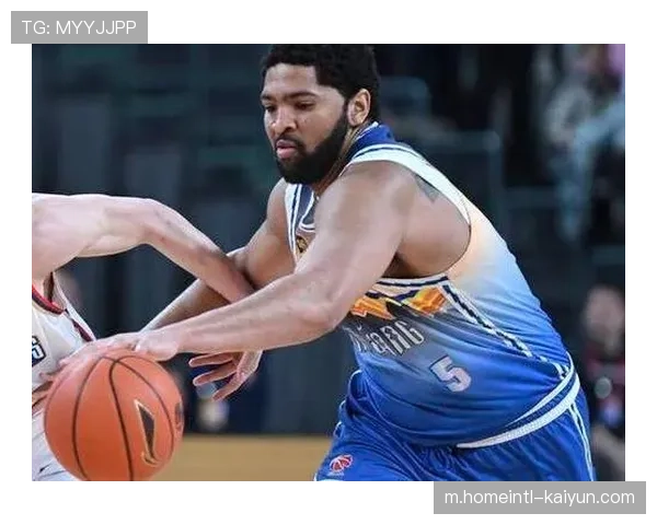 新疆利用广东退防迟缓 劳森持球推进打时间差 新疆利用广东退防迟缓 劳森持球推进打时间差